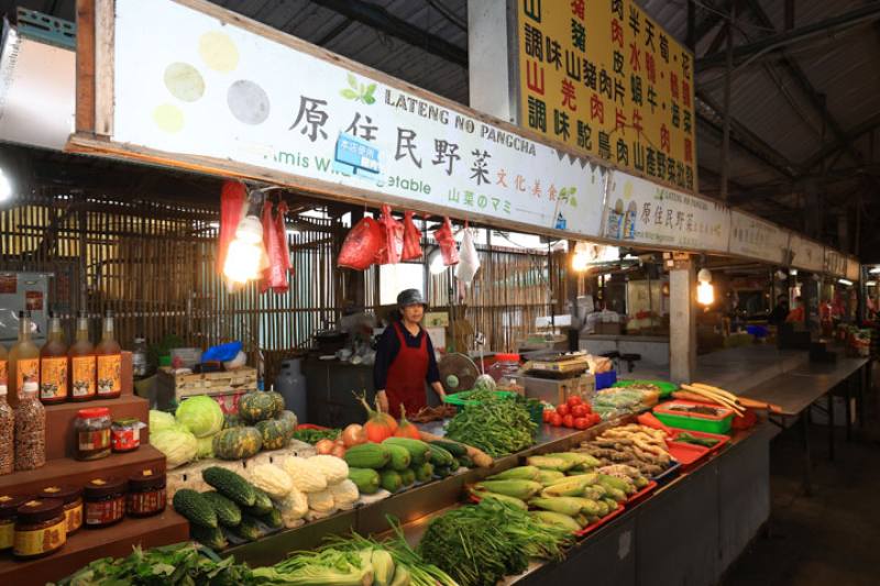 吉安黃昏市場的野菜市集，是花蓮市場的一大特色。