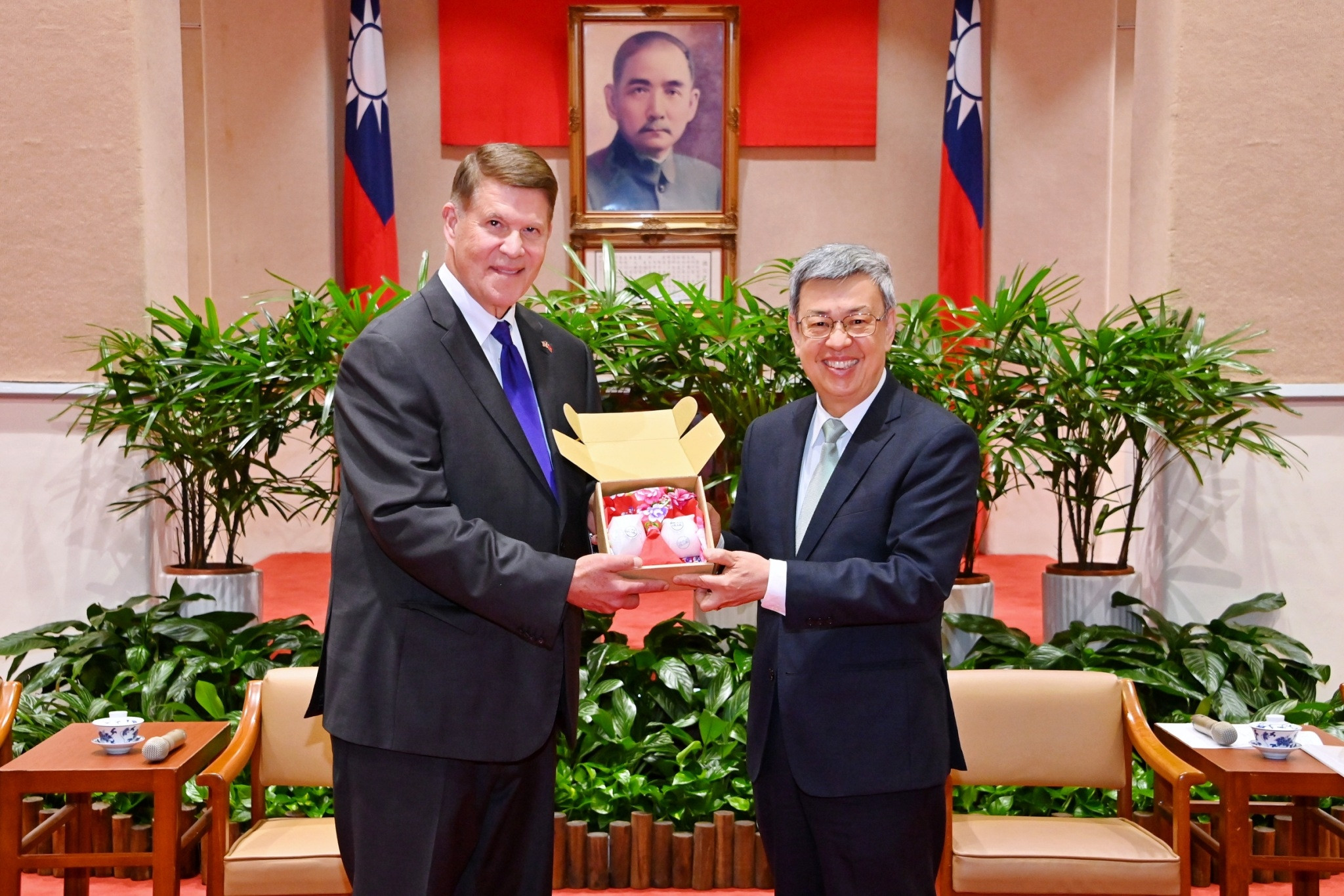 Premier Receives Us Taiwan Business Council Delegation English News