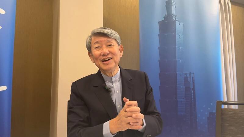 經濟部長郭智輝27日在矽谷表示，將向有意在台灣設立研發中心的企業清楚傳達理念，希望企業赴台投資的同時，也能引進世界各地優秀工程師到台灣，確保台灣在AI應用領域取得充分人才。