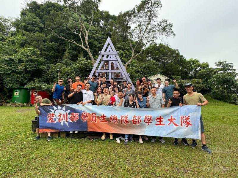 為凝聚部隊士氣，陸軍裝訓部日前舉辦溫馨家庭日活動。（裝訓部提供）