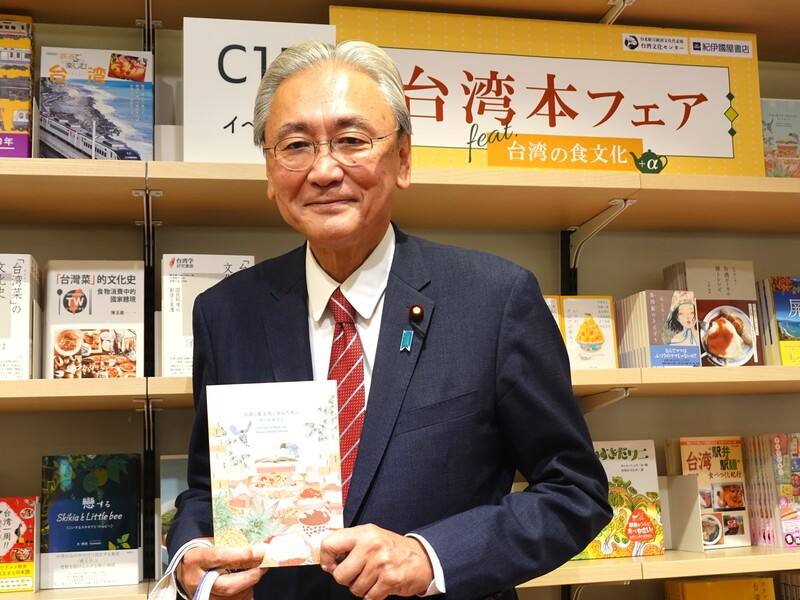 日本國會跨黨派友台團體「日華議員懇談會」（簡稱日華懇）會長、眾議員古屋圭司3日對中央社表示，9日眾議院將解散，眾議員就失去眾議員身分，所以今年日華懇所組的「中華民國國慶日本國會議員祝賀團」由輩分極高的參議員山東昭子率團訪台