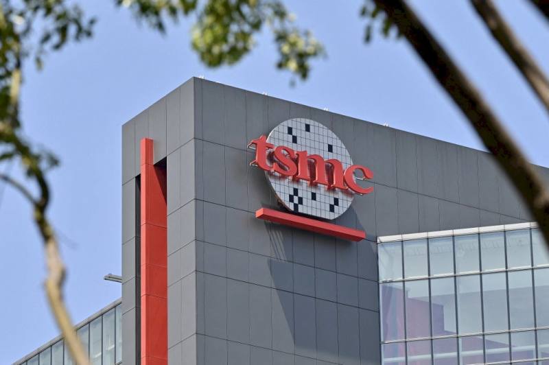 台積電(TSMC)積極在國內外擴建產能，德國媒體認為，此舉可助台灣威懾中國暴力。(AFP)