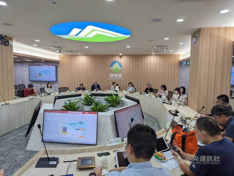 A review committee established by the Ministry of Environment holds its sixth meeting on the carbon fee rate in Taipei on Monday. CNA photo Oct. 7, 2024