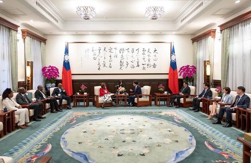 President Lai exchanges views with Senate President Alvina Reynolds of Saint Lucia.