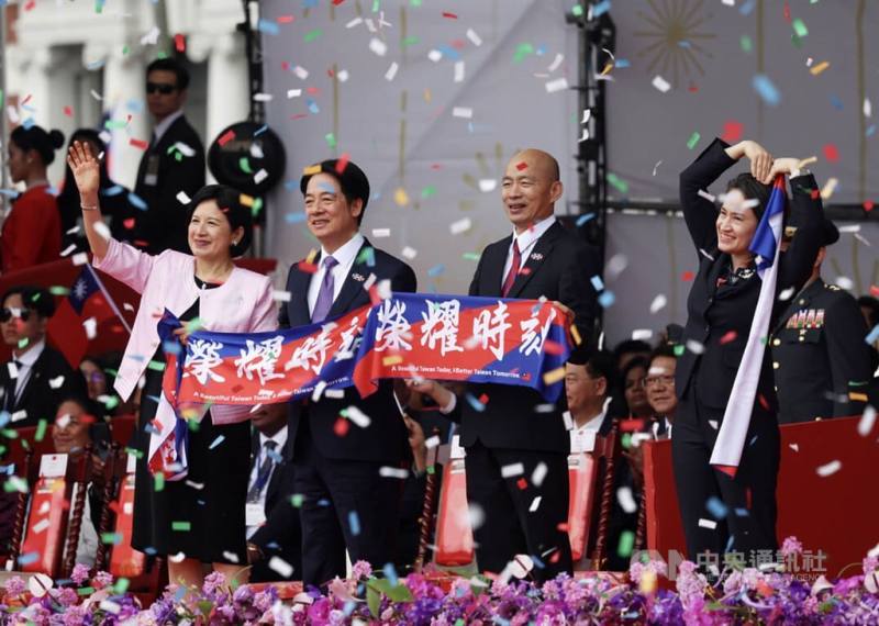 From left, First Lady Wu Mei-ju, President Lai Ching-te, Legislative Speaker Han Kuo-yu, and Vice President Hsiao Bi-khim, at the National Day main celebration event in front of the Presidential Office in Taipei on Thursday.CNA photo Oct. 10, 2024