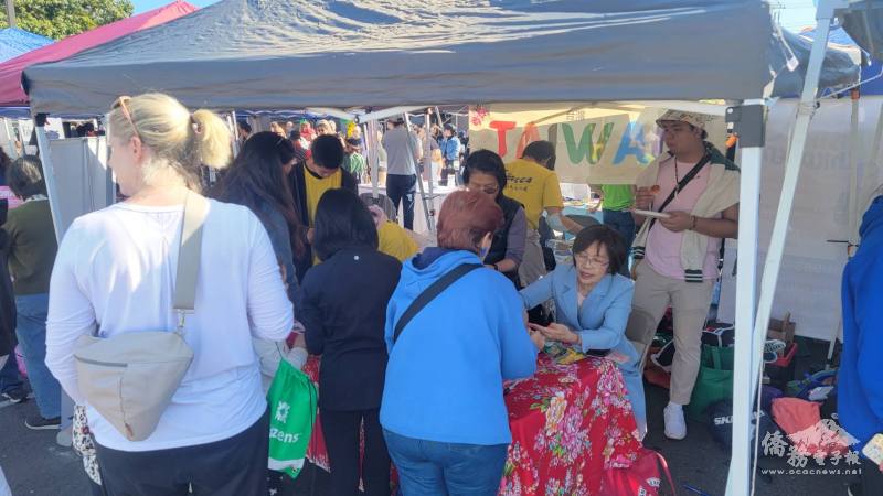 FASCA DC booth was a hub of activity, offering visitors a chance to experience Taiwanese culture through different games, arts & crafts, and delicious snacks