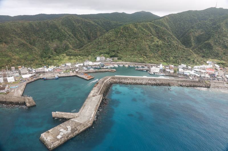 行政院長卓榮泰視察康芮颱風綠島災損復原情形