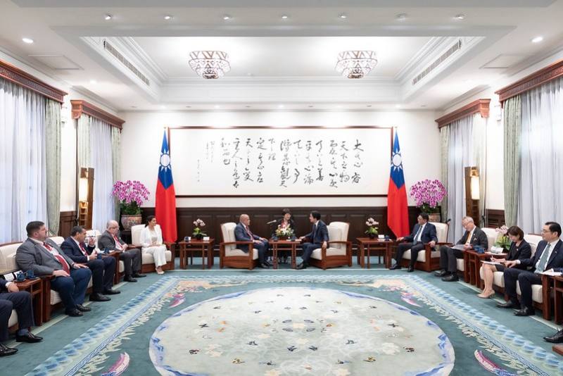 President Lai meets a delegation led by Paraguayan Congress and Senate President Basilio Gustavo Núñez Giménez.