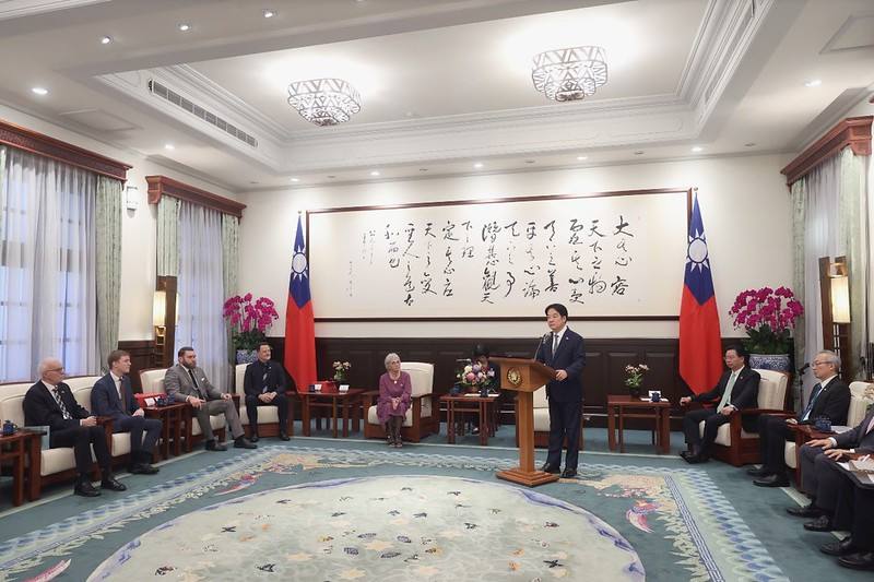 President Lai addresses a Danish parliamentarian delegation.