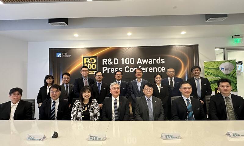 全球百大科技研發獎（R&D 100 Award）21日將舉行頒獎典禮。工研院今年榮獲8項大獎名列全球第3，得獎團隊20日在矽谷分享成果。