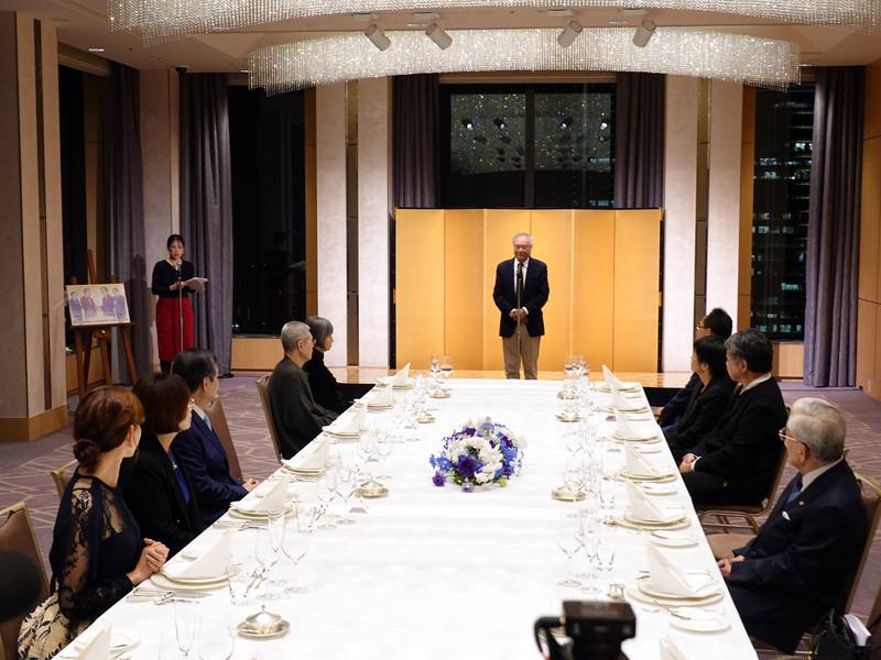 駐日代表李逸洋在東京大倉酒店設宴慶祝導演李安獲頒有日本藝術諾貝爾獎之稱的「高松宮殿下紀念世界文化獎」。嫁到東京的台灣女星林志玲、日本知名導演是枝裕和等受邀出席同慶。