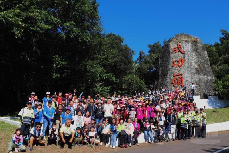 陸軍步兵第104旅日前辦理「臺中市烏日區里民營區參訪活動」。（陸軍第十軍團提供）