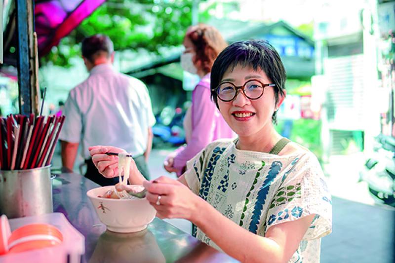 Chen Ching-yi is impressed that today there are still people who are willing to get up in the middle of the night to make vermicelli.