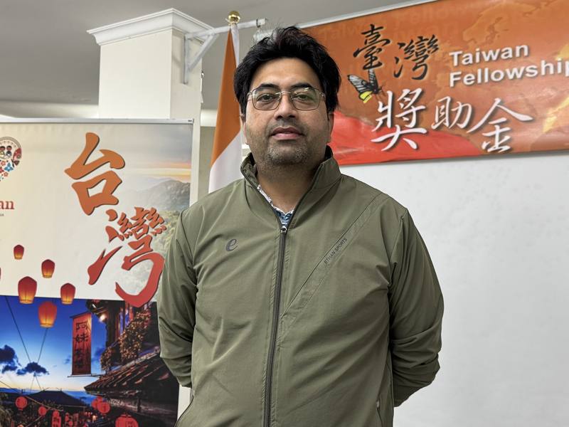 印度「戰略安全議題研究中心」資深研究員夏瑪（Raj Kumar Sharma）將到台灣進行研究，他認為台灣是亞洲之心，因此十分期待前往研究。