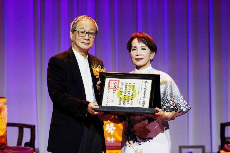 MOC honors Nanguan artist Chen Yen-chu as preserver of traditional art