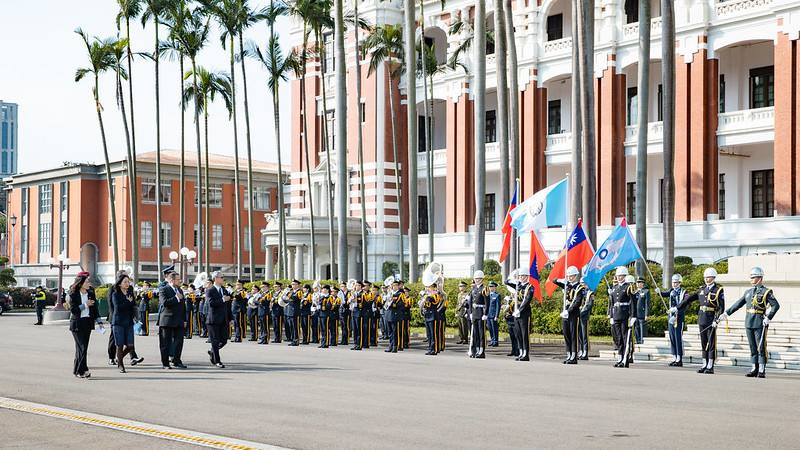 New Guatemala Ambassador Luis Raúl Estévez López comes to the Presidential Office to present President Lai  with his credentials.