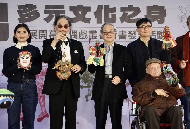 Culture Minister Li Yuan (third left) and puppet collector Paul Lin (second left) attend the launch of Lin's puppet collection exhibition at the National Taiwan Museum in Taipei. CNA photo Jan. 6, 2025