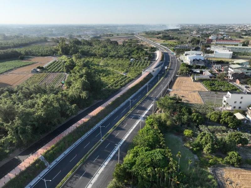 彰化縣東彰道路南延段12日全線通車，起點田中鎮斗中路、終點二水鄉民生路，長度約7.56公里，有效負擔高鐵彰化站南側與雲林、南投交界鄉鎮聯外運輸。（彰化縣政府提供）