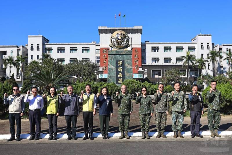 高雄市政府為感謝國軍官兵捍衛國家安全及守護家園的辛勞付出，特於春節前夕舉辦敬軍慰問活動。（青年日報記者孫建屏攝）