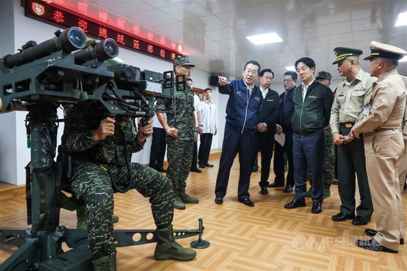 海軍陸戰隊將在南北地區成立無人機營，也包括位處第三作戰區的陸戰66旅。圖為總統賴清德去年5月前往桃園慰勉66旅的畫面。（中央社檔案照片）