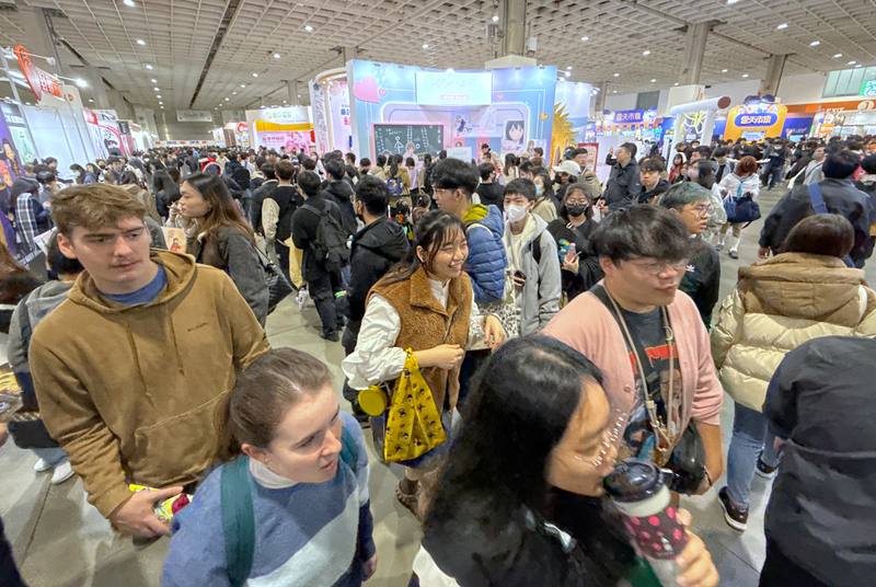 Visitors to the Taipei International Comics and Animation Festival crowd the Nangang International Exhibition Center on its opening day Thursday. CNA photo Feb. 6, 2025