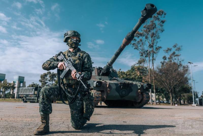 官兵在佔領陣地期間實施警戒，確保任務遂行。