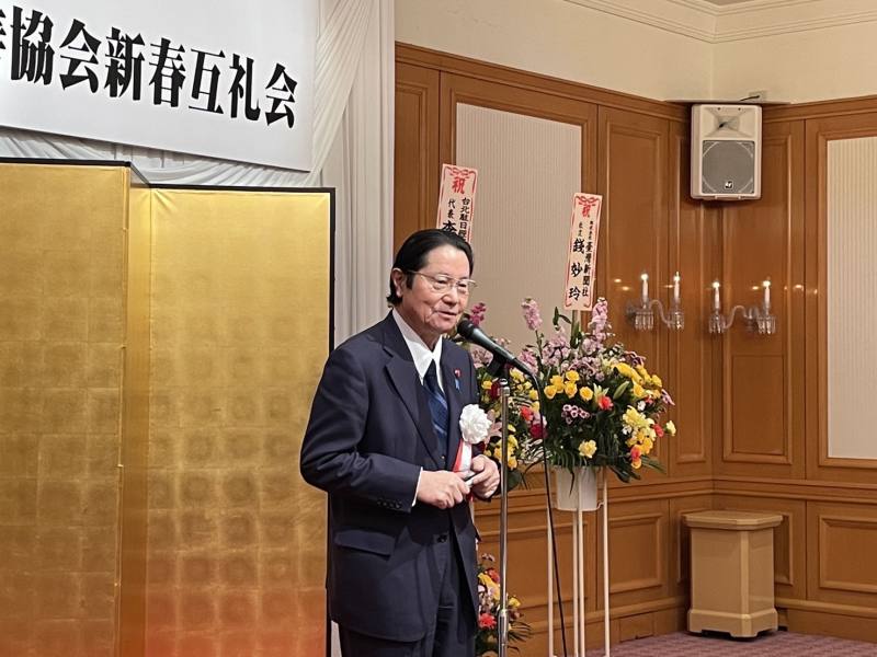 日本前資深眾議員衛藤征士郎。