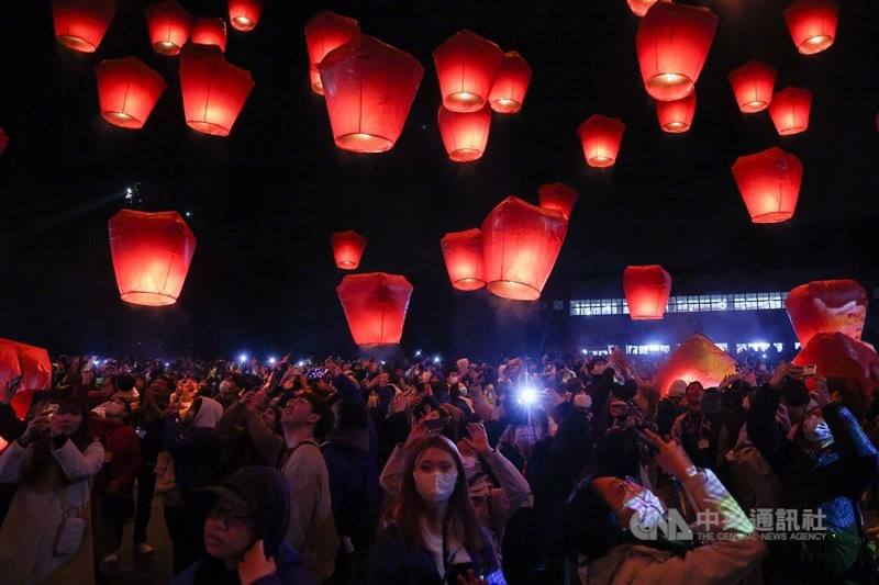 ky lanterns are released into the night sky during the Pingxi Sky Lantern Festival held at Pingxi Junior High School Saturday evening. CNA photo Feb. 8, 2025