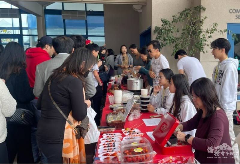 The Taiwanese treats prepared by FASCA-SD are popular items at the food booth.