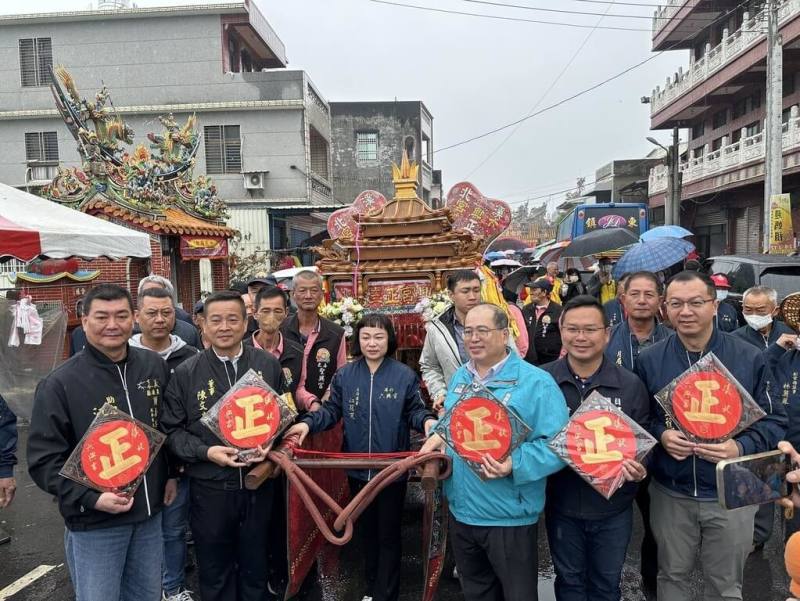 嘉義縣溪北六興宮黑面三媽元宵遶境12日舉行，為新港鄉溪北地區民眾賜福，17日將在新加坡進行3天2夜宗教文化交流會香活動。（嘉義縣政府提供）