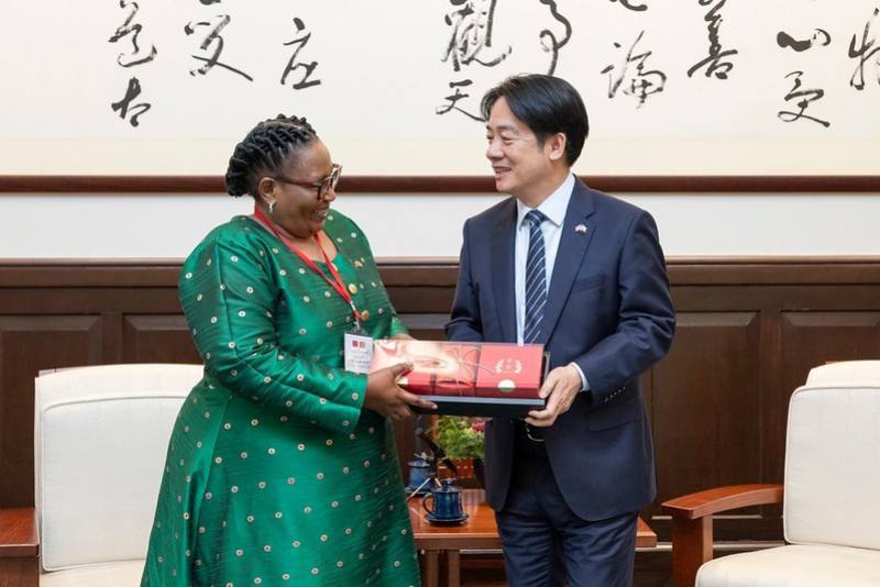 President Lai Ching-te meets with Deputy Prime Minister Thulisile Dladla of the Kingdom of Eswatini.