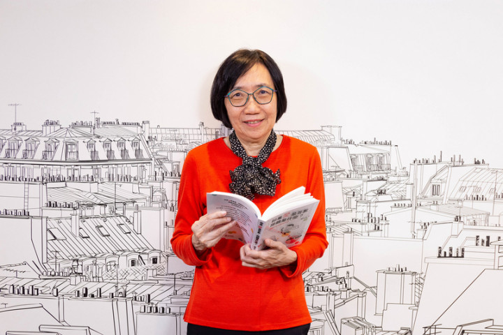 律師陳玲玉陪伴及照顧孫子7年，不斷記下有趣、值得記憶的部分，近日集結出版「如果愛是答案，問題是什麼？」一書，字裡行間充滿祖孫之間的深情互動與陪伴的智慧。（格林文化提供）