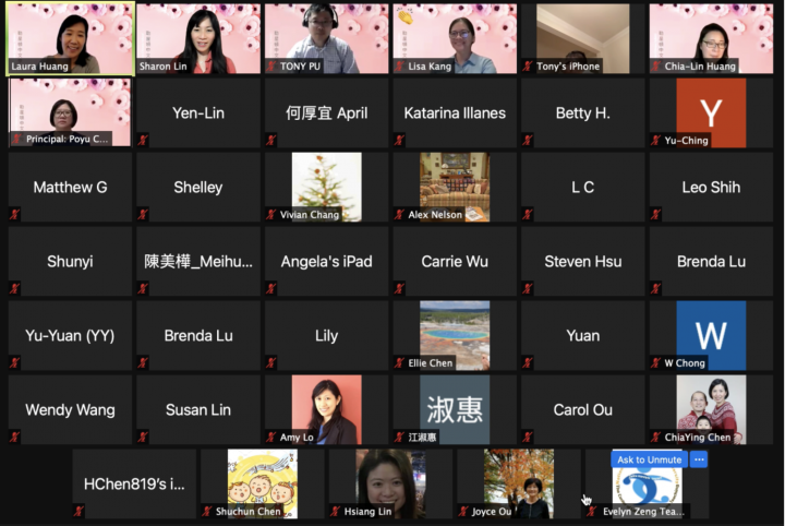 現場約四十位觀眾參與講座，踴躍發言和黃教授互動。