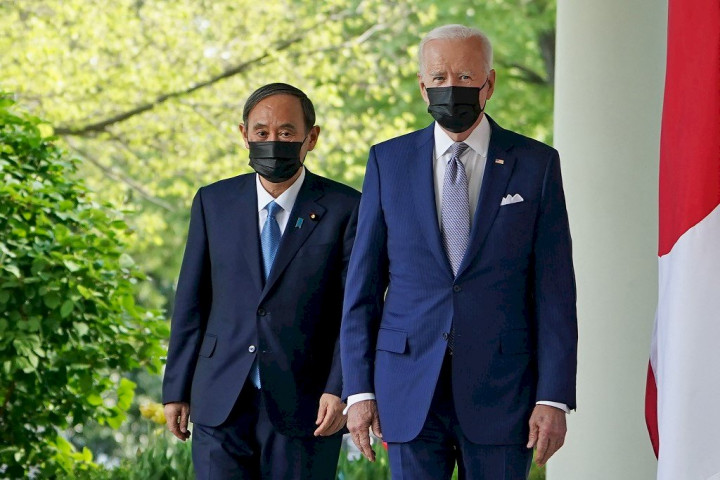 圖為日本首相菅義偉(Yoshihide Suga )與美國總統拜登(Joe Biden)4月間在華府會談