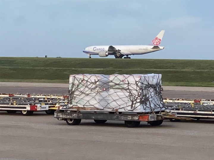 A China Airlines cargo plane lands at Memphis International Airport in Tennessee to pick up the COVID-19 vaccines donated to Taiwan on Saturday.