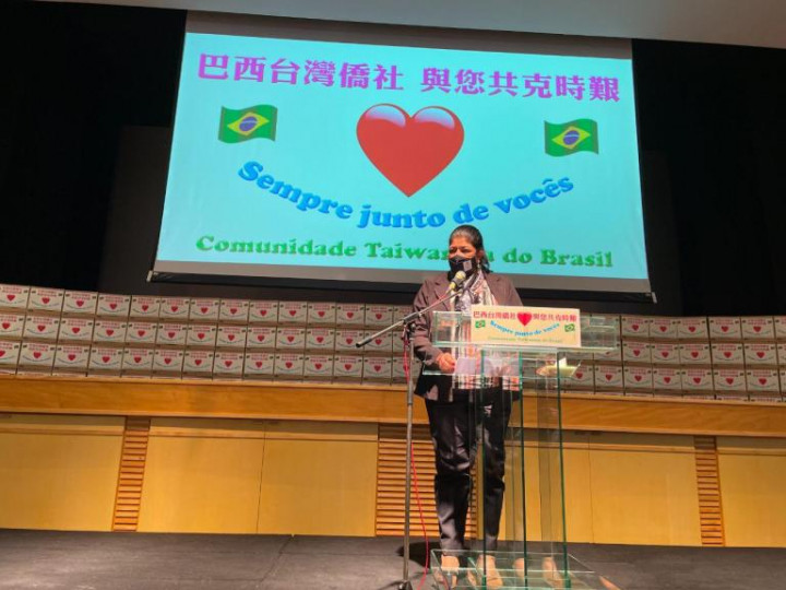 聖保羅城市安全廳 Elza Paulino de Souza 主任指出，最近參加許多華人僑社的活動，讓她感受到華人最美麗的地方，就是這份的愛心，向大家致最高的敬意。（巴西華人資訊網提供）