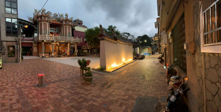 位於台南市中西區民族路2段上的古蹟「萬福庵照牆及陳世興宅周邊街區」，是依台南市歷史街區振興自治條例啟動的歷史巷弄改造工程，也是台南市「再現赤崁署光計畫」子計畫之一，已於5月底如期完工。（台南市政府文化局提供）