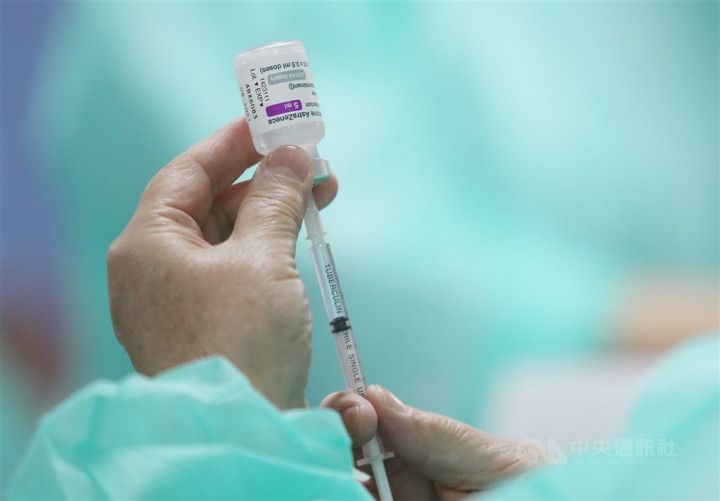 日本政府捐贈台灣近124萬劑AZ疫苗已檢驗完畢，預計15日開放第1到6類對象施打
