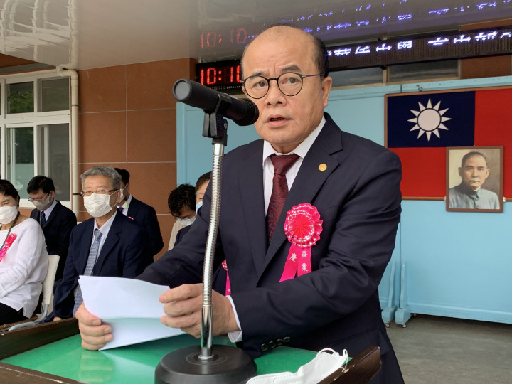 漢城華僑協會會長李寶禮代表僑團致詞勉勵