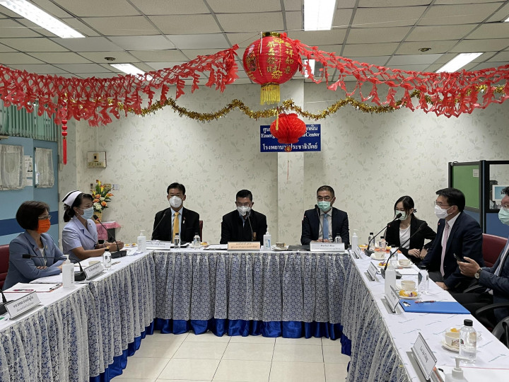 徐蔚民副代表(前排右一)出席捐贈活動座談交流
