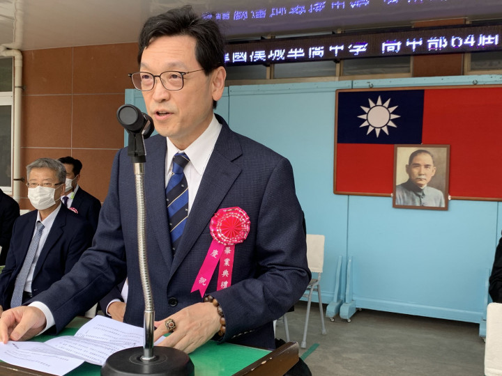 駐韓國代表唐殿文祝福畢業生鵬程萬里