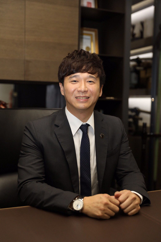 築間集團董事長林楷傑年僅44歲，攤開他的11年奮鬥史，儼然一部熱血勵志的創業電影。如今遭逢疫情，必須穩住軍心迎接挑戰。（築間集團提供）