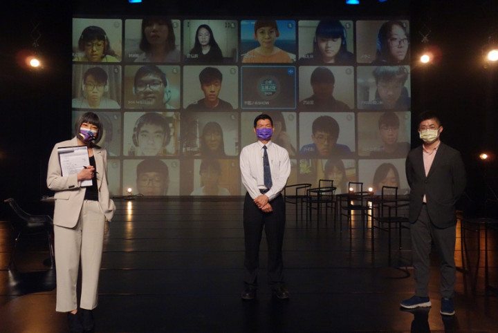 公共論壇節目「公視主題之夜SHOW」最新一集將播出紀錄片「潛入隱沒帶」，映後論壇以「海洋大地震了嗎？」為題，邀請資深媒體人范琪斐（左）、中研院地球所研究技師林慶仁（中）和地球科普作家阿樹（右）暢聊地球科學奧秘。（公視提供）