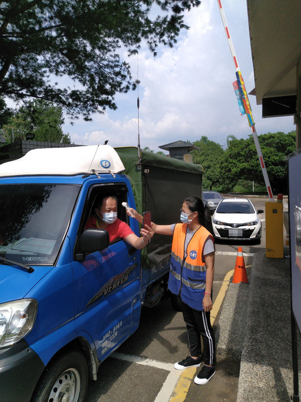 暨南國際大學本於照顧僑外生的精神，今年暑假推出暑期防疫「CPR 2.0方案」，調查僑外生暑期規劃及工讀需求，並徵求校內外各單位或知名企業，提供工讀機會給暨大僑外生，盼助學生在台灣安心過暑假。（暨南國際大學提供）