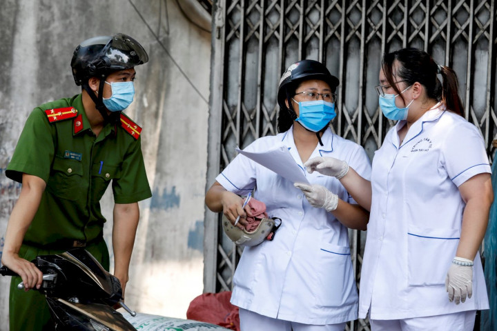越南首都河內24日對其800萬居民實施封鎖措施，這是當局為遏止疫情飆升的最新嘗試。
