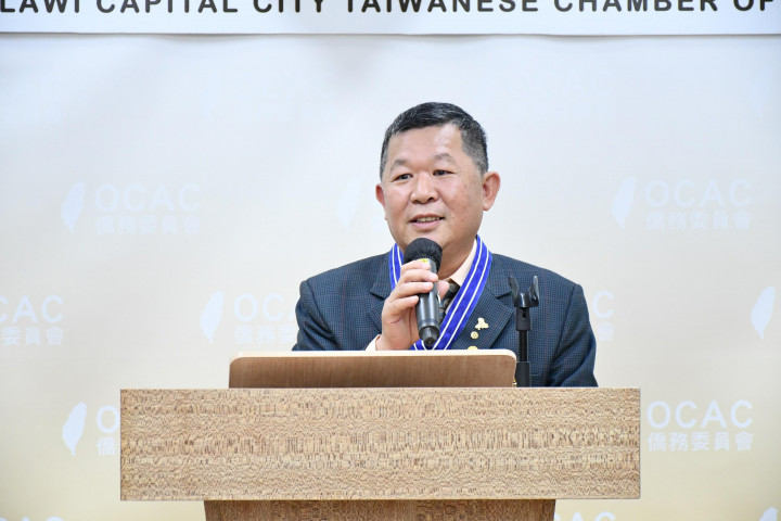 施鴻森表示能在經商的過程中能為臺灣人做出貢獻，是一件光榮的事情。(僑委會提供)