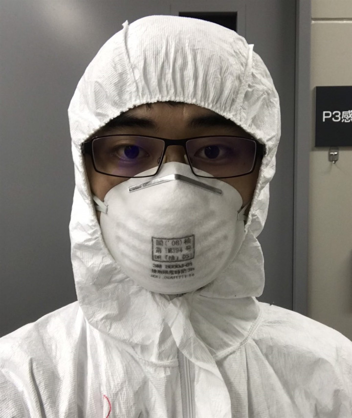 來自台灣的東京大學農學生命科學博士生羅傑文研究發現，紫外線能對新冠病毒的RNA造成損傷。（羅傑文提供）