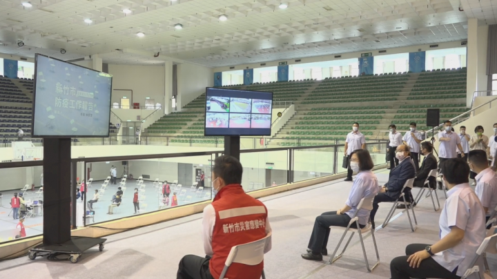 蔡英文總統16日前往新竹市視察疫苗施打情況。(圖擷自蔡英文總統臉書)