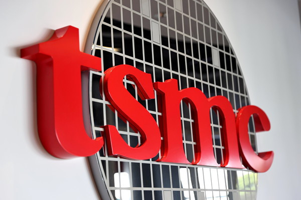 TSMC's median salary hits NT$1.81 million in 2020