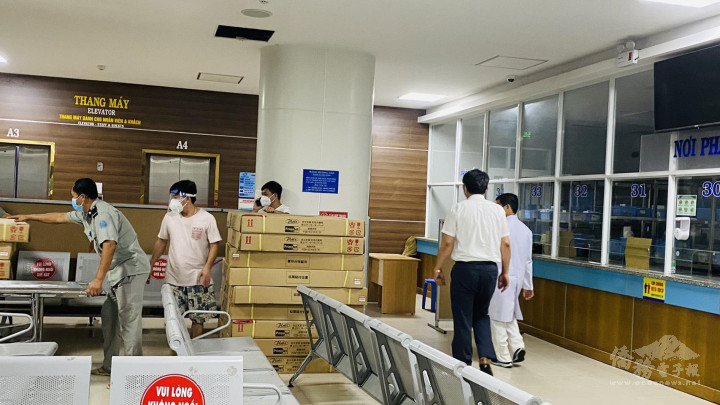 呼籲臺商踴躍捐助越南醫療物資，共同對抗嚴峻疫情。